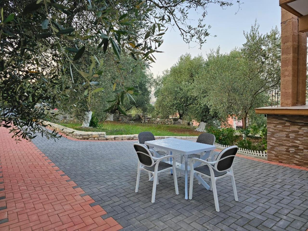 Guesthouse Iljaz Берат Экстерьер фото