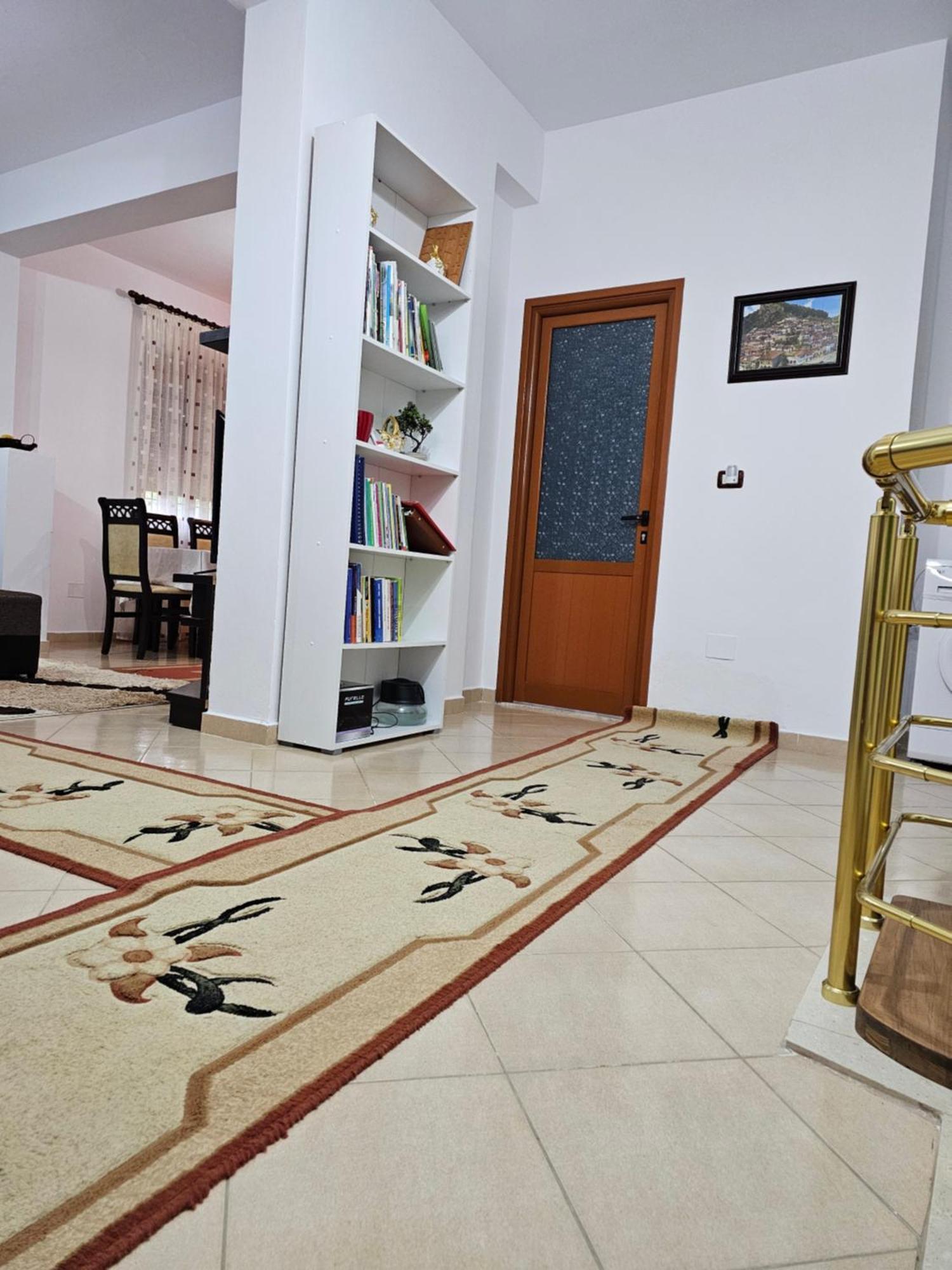 Guesthouse Iljaz Берат Экстерьер фото