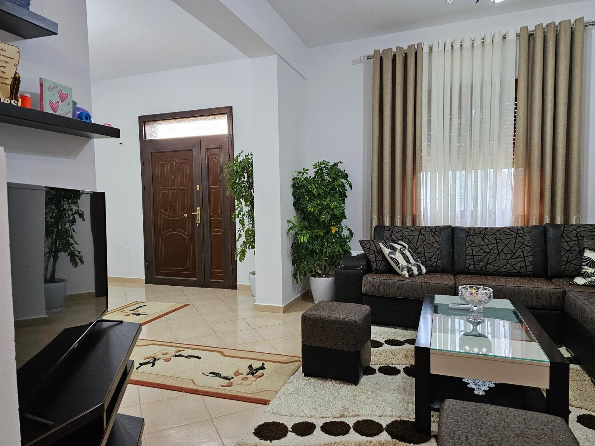 Guesthouse Iljaz Берат Экстерьер фото