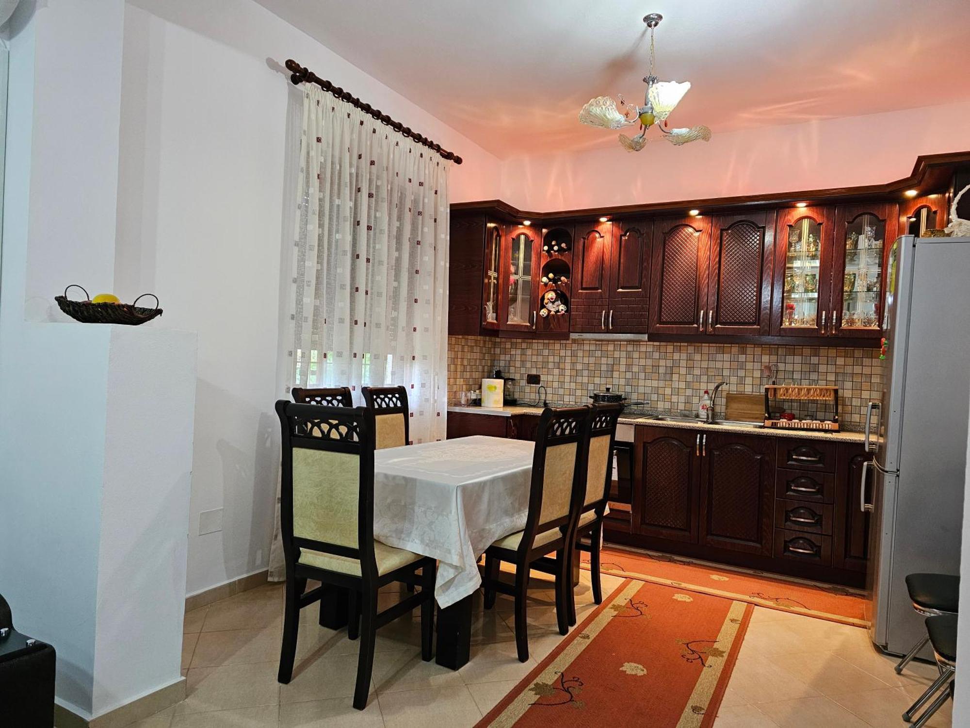 Guesthouse Iljaz Берат Экстерьер фото